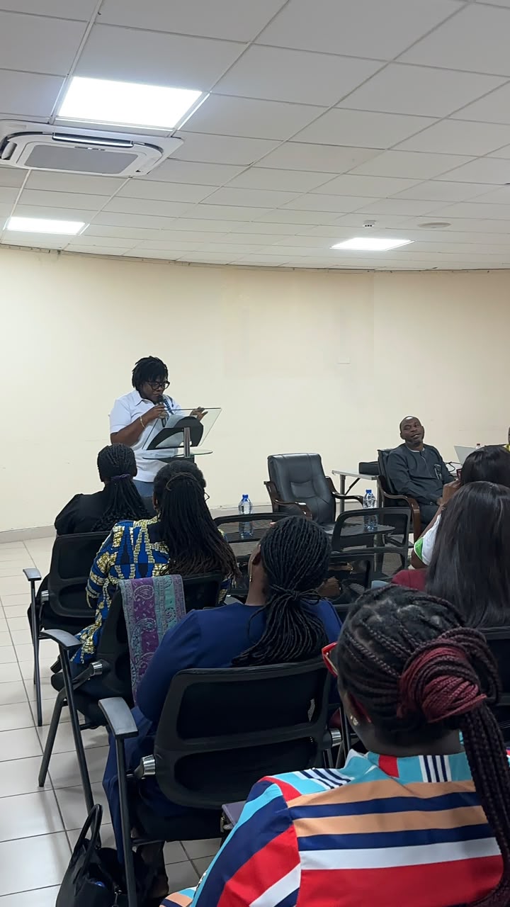 A member makes a presentation to participants